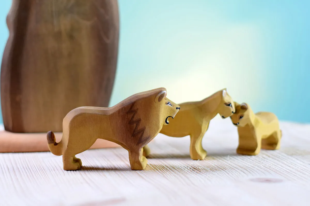 Bumbu Wooden Male Lion Toy